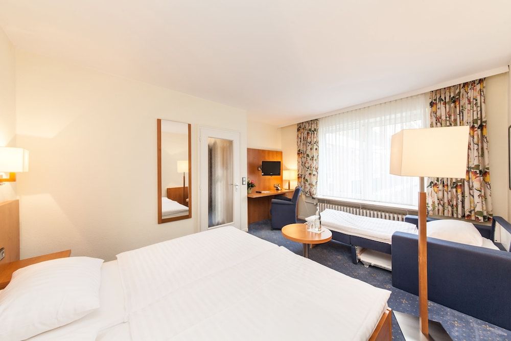 Hotel Drei Kronen Elmshorn Quadruple Room 3