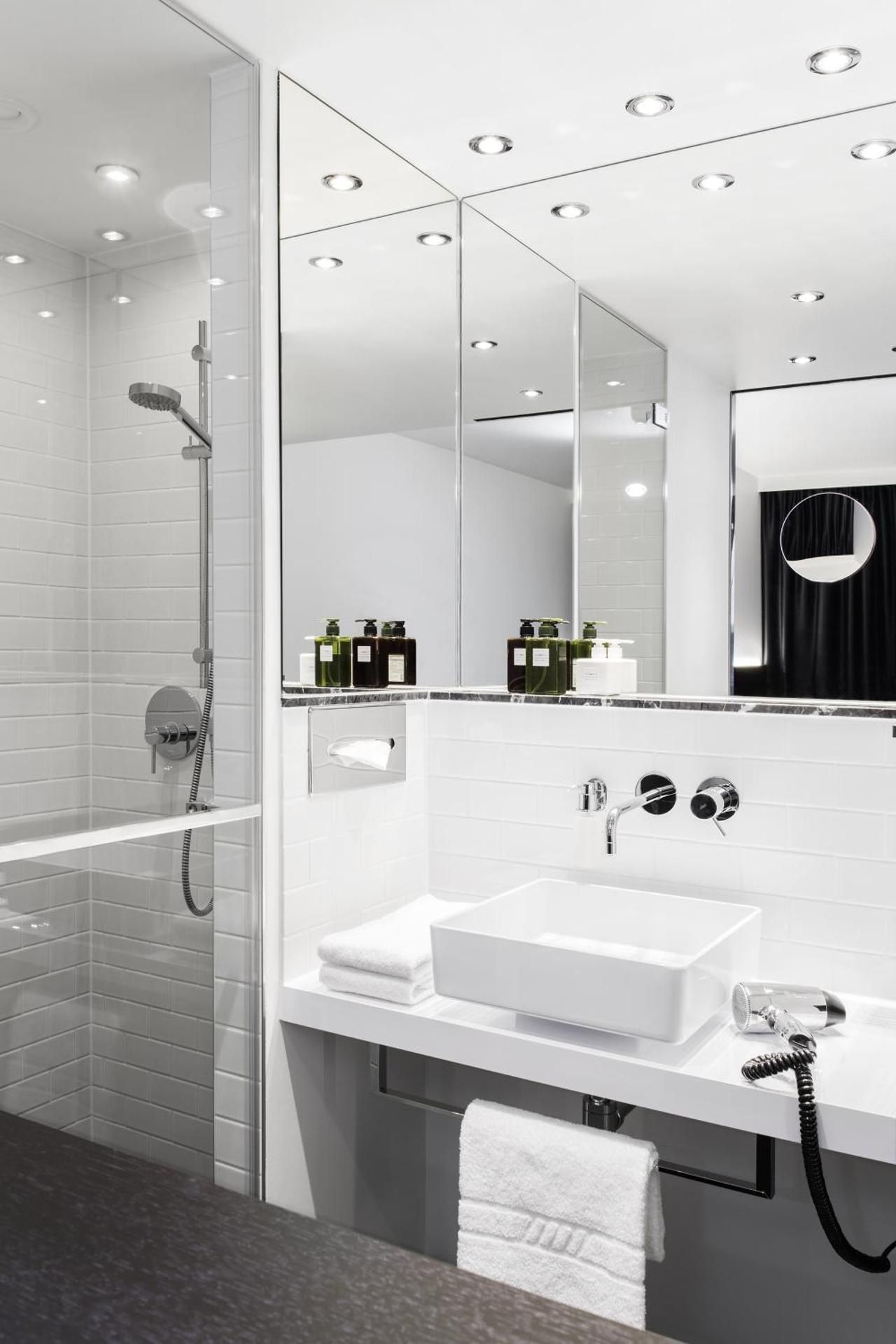 undefined Hotel AMANO Grand Central 5