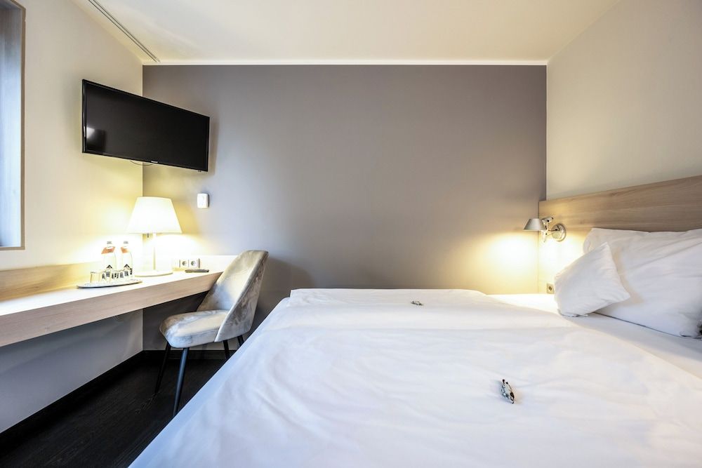 Serways Hotel Weiskirchen Nord Standard Double Room, 1 Double Bed 9