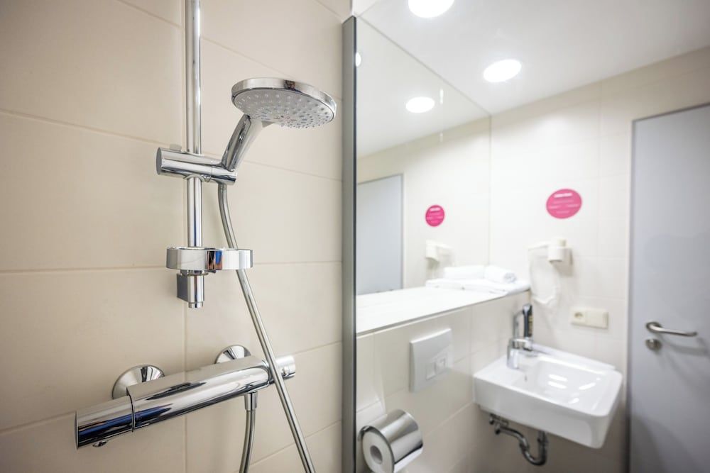 Serways Hotel Weiskirchen Nord Standard Single Room, 1 Twin Bed 9