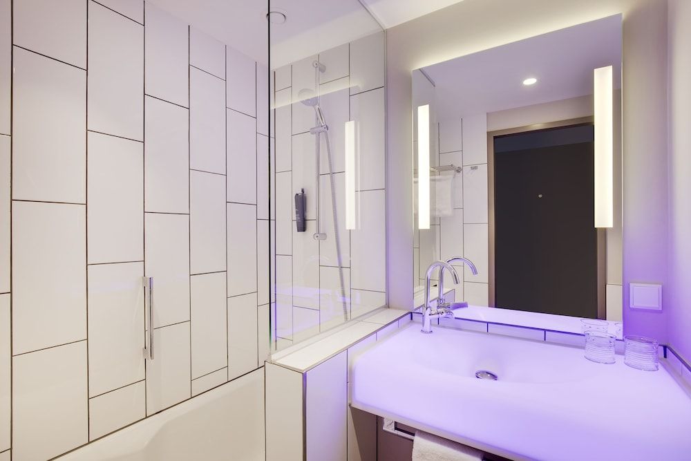 Holiday Inn Hamburg - City Nord by IHG Standard Room, 2 Twin Beds 5