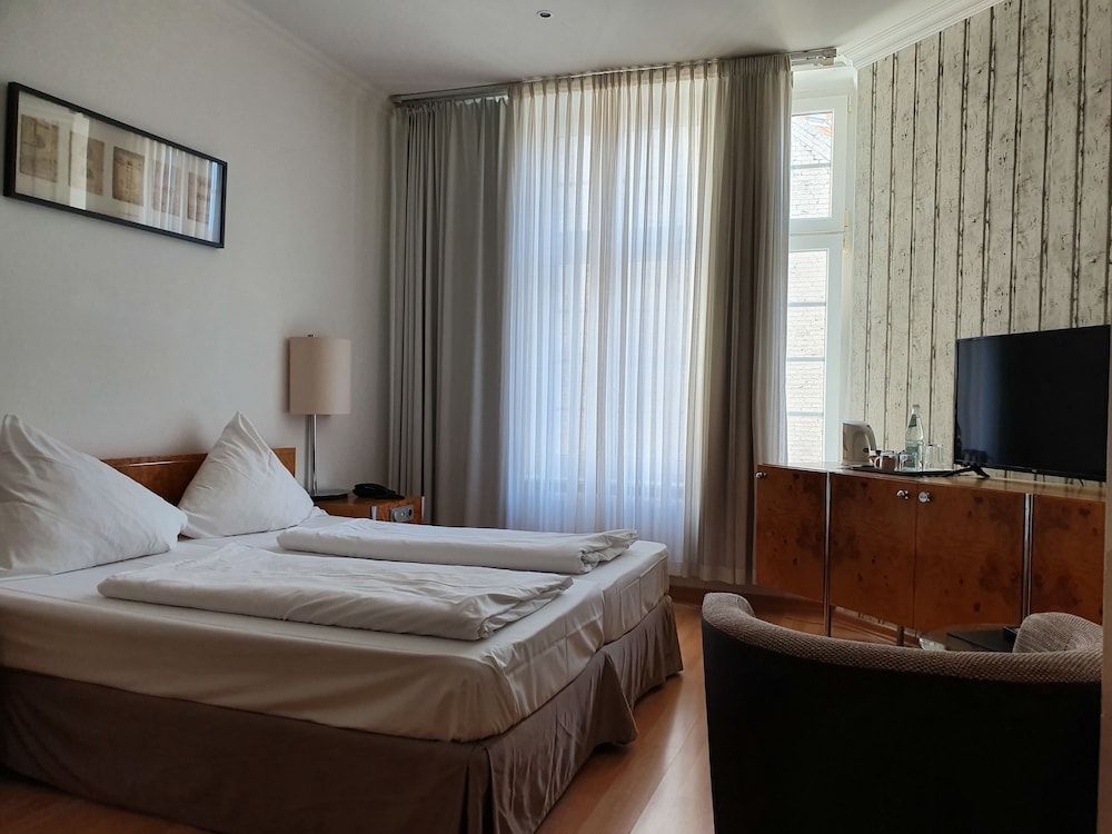 undefined Erlanger Hof 2