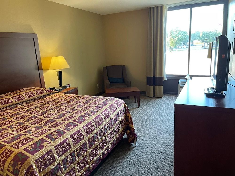 Deluxe Inn