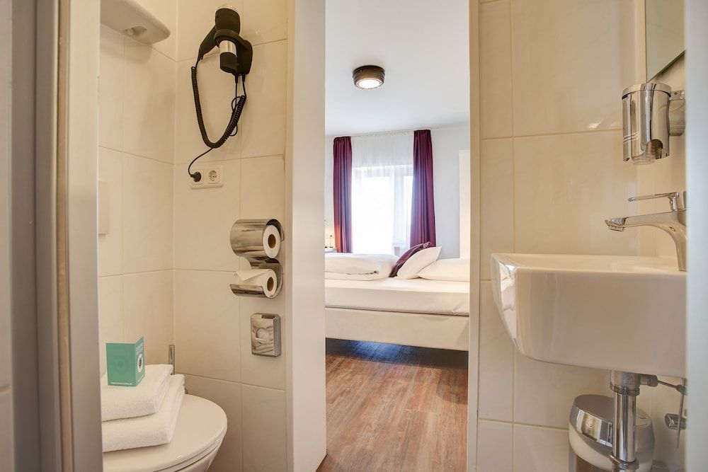 Hotel West Standard Double Room, 1 Bedroom, Non Smoking 10