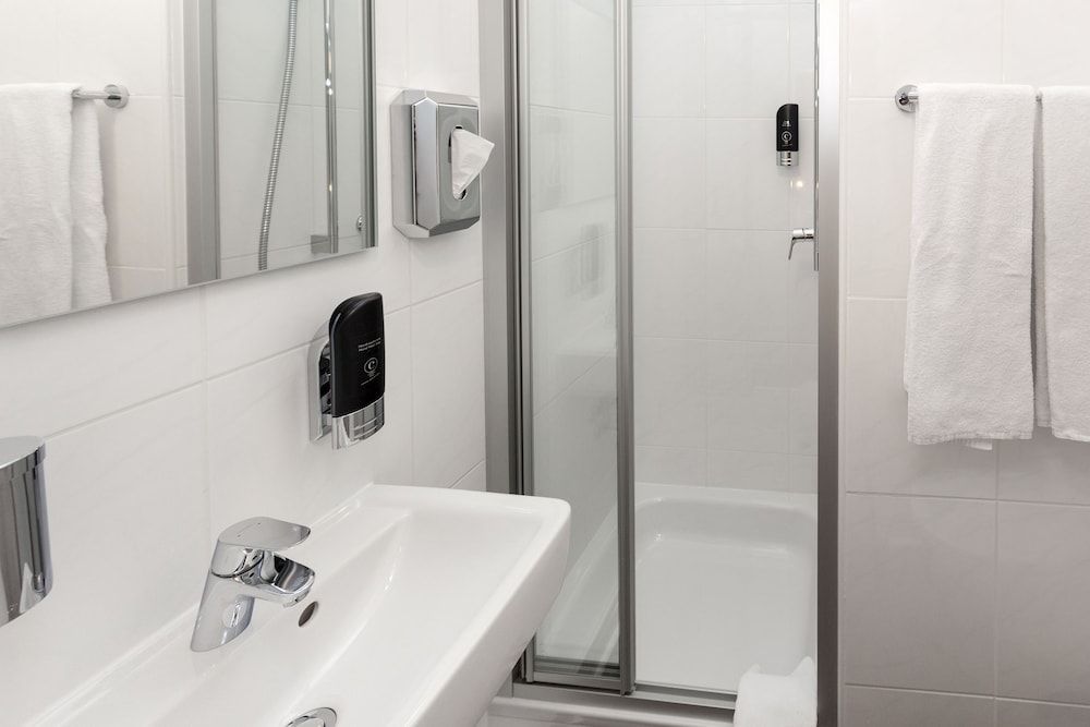 Hotel West Standard Double Room, 1 Bedroom, Non Smoking 7