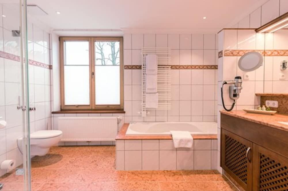 undefined Hotel & Gaststätte zum Erdinger Weißbräu 9