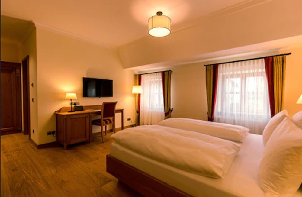 undefined Hotel & Gaststätte zum Erdinger Weißbräu