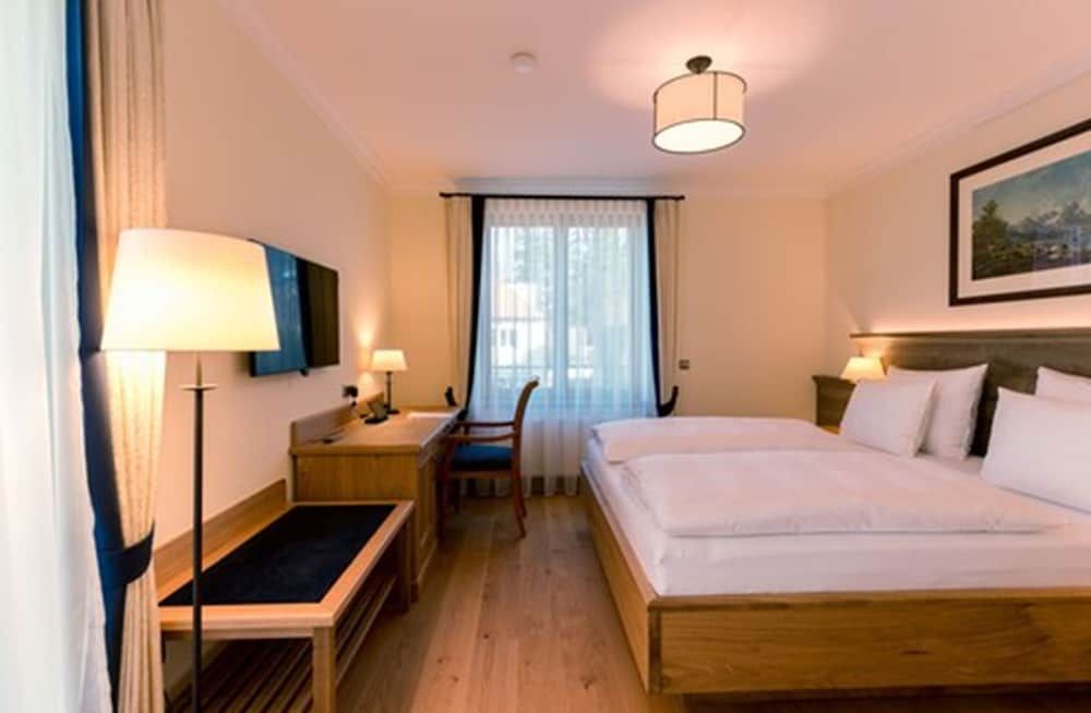 Hotel & Gaststätte zum Erdinger Weißbräu Superior Double Room