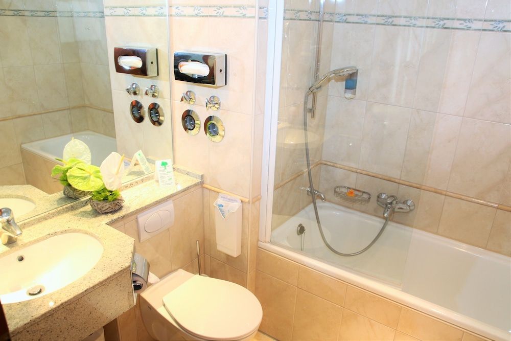 Biosphärenhotel Graf Eberhard Family room 3