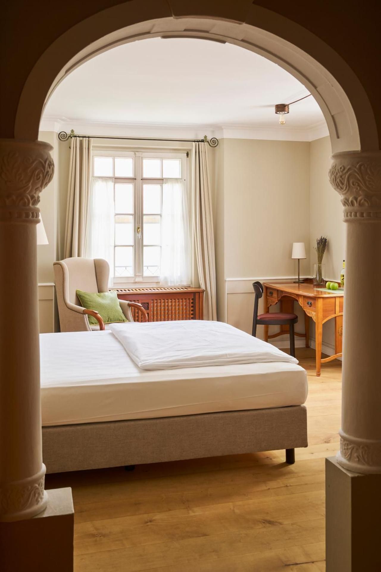 Standard Queen Room