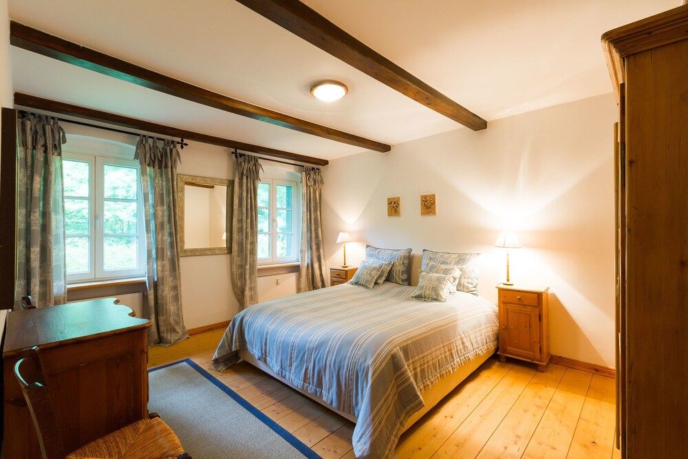 Apartment, 2 Bedrooms, Kitchen, Ground Floor (Stuckwohnung)