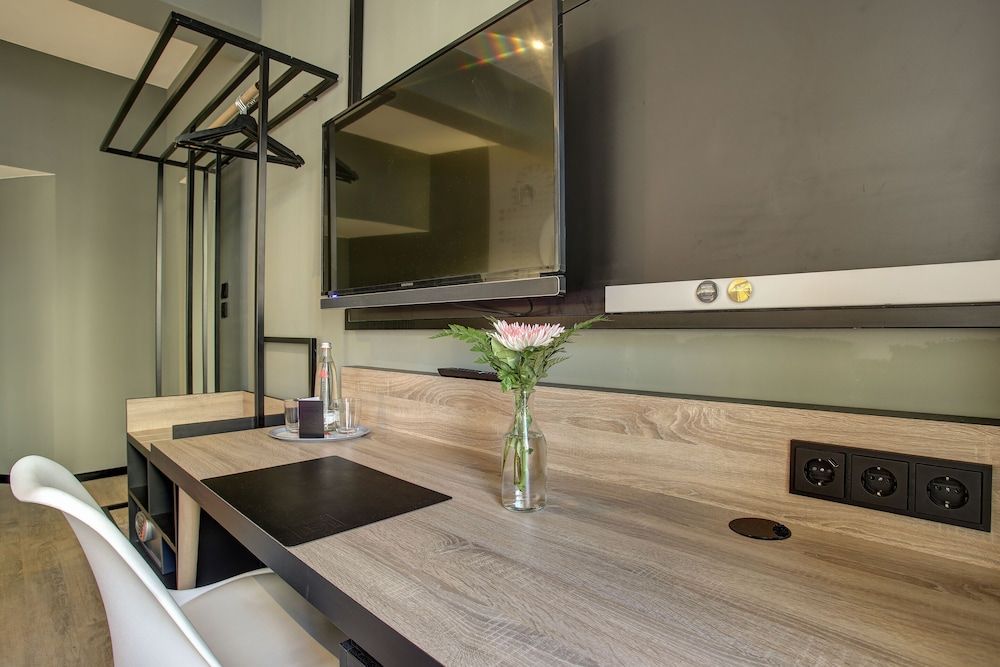 Boutique 003 Köln am DOM, Trademark Collection by Wyndham Comfort Room, 1 Double Bed 5