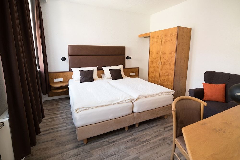 Hotel Restaurant Piazza Double Room (Free Bottle of Water) 3