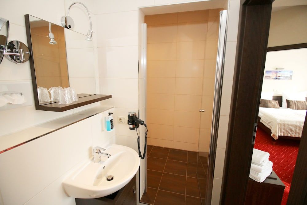 home Hotel Junior Suite, 1 Bedroom, Courtyard Area 4