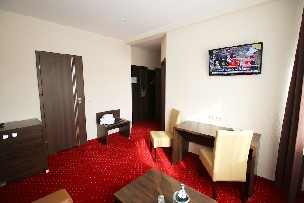 home Hotel Junior Suite, 1 Bedroom, Courtyard Area