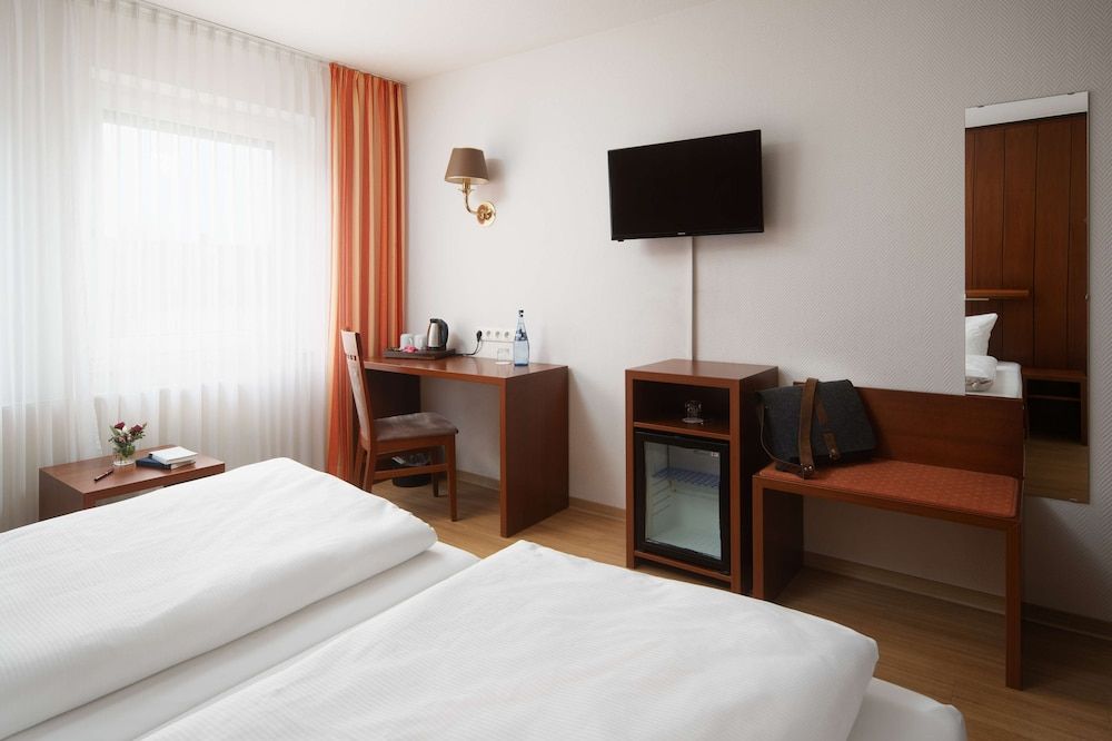 Best Western Hotel Heide Standard Room, 1 Double Bed (Converts to 2 Twin Beds) 2