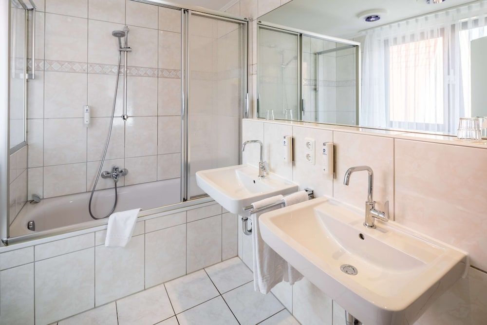 Best Western Hotel Heide Standard Room, 1 Double Bed (Converts to 2 Twin Beds) 7