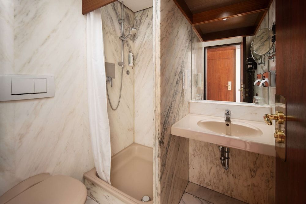 Best Western Hotel Heide Standard Room, 1 Double Bed (Converts to 2 Twin Beds) 6