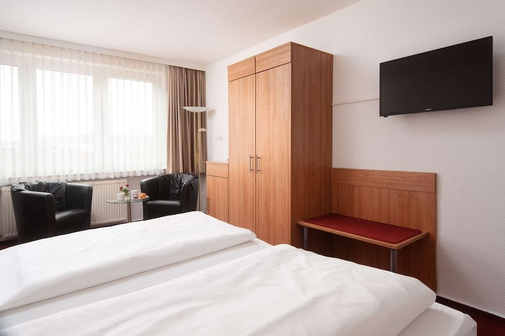 Best Western Hotel Heide Standard Room, 1 Double Bed (Converts to 2 Twin Beds) 4