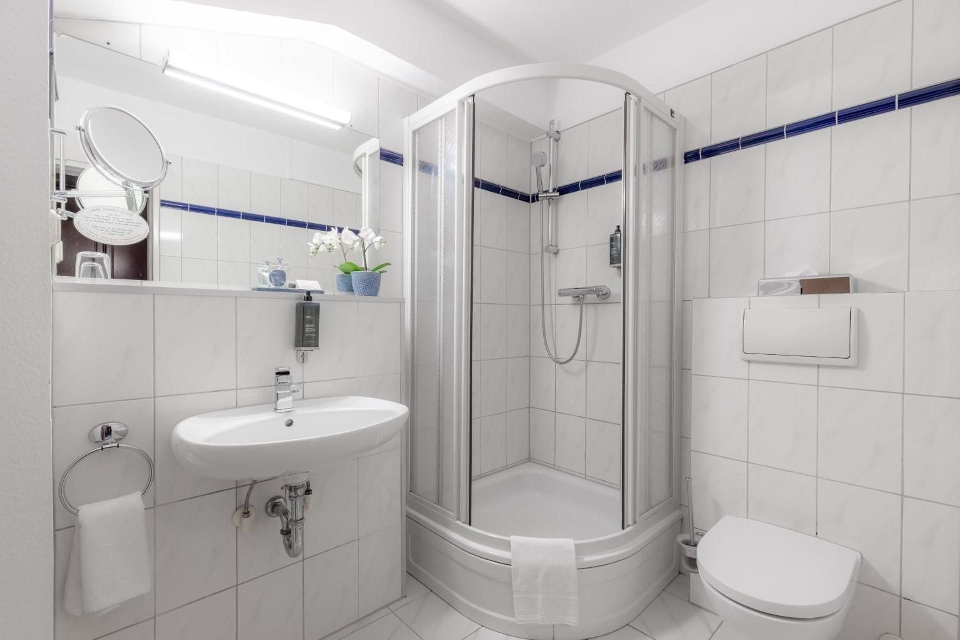 undefined Hotel Engel 7