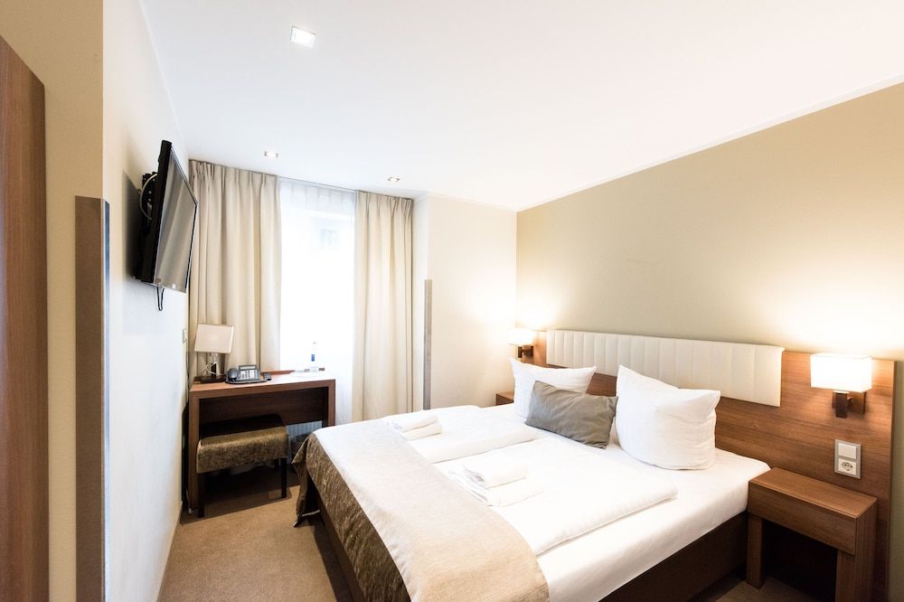 undefined Hotel ARENA am Zoo 9