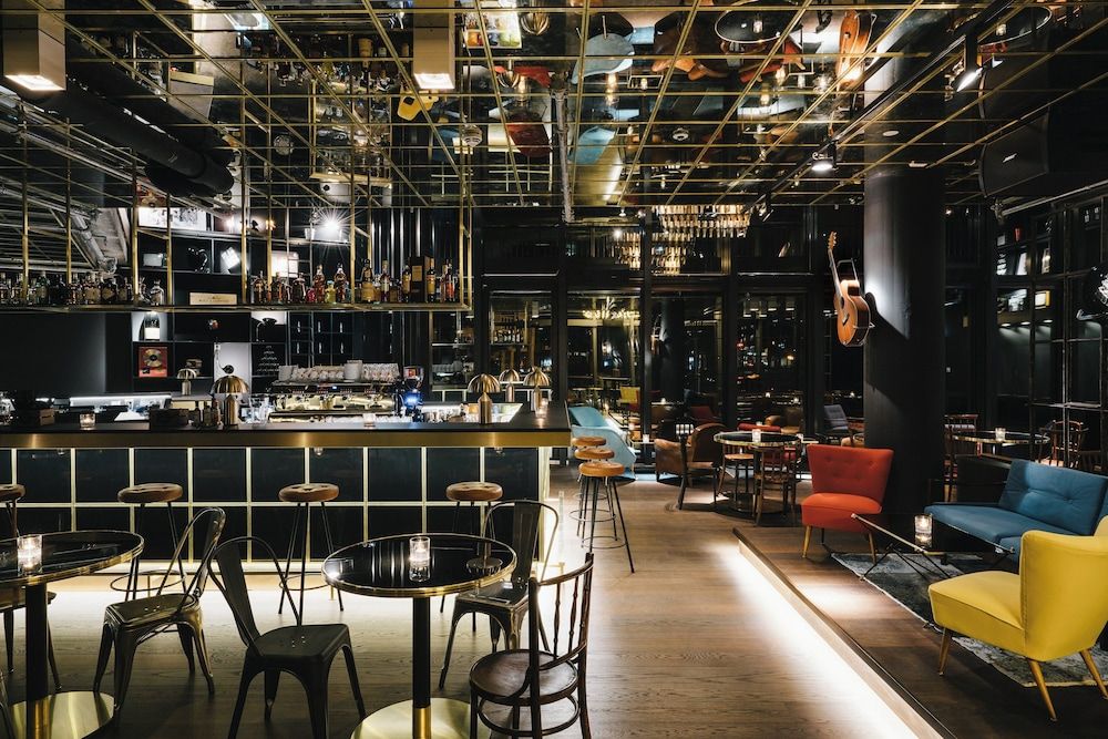 undefined Ruby Lilly Hotel Munich