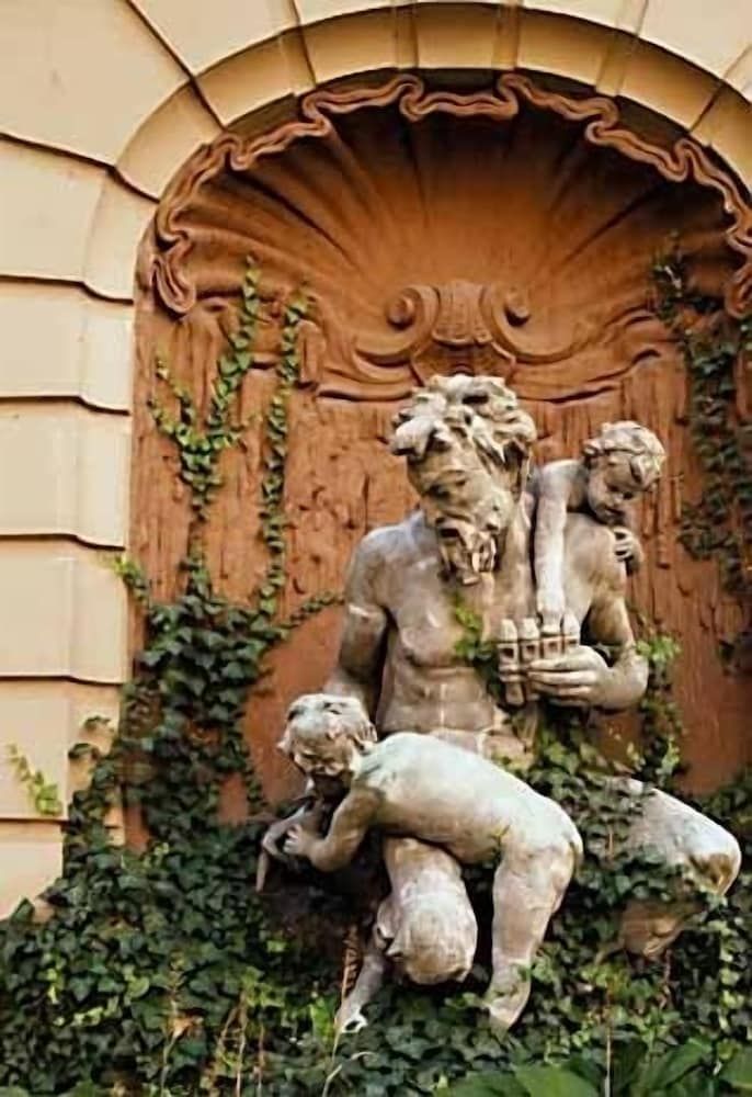 undefined Hotel Deutsches Theater Downtown 3