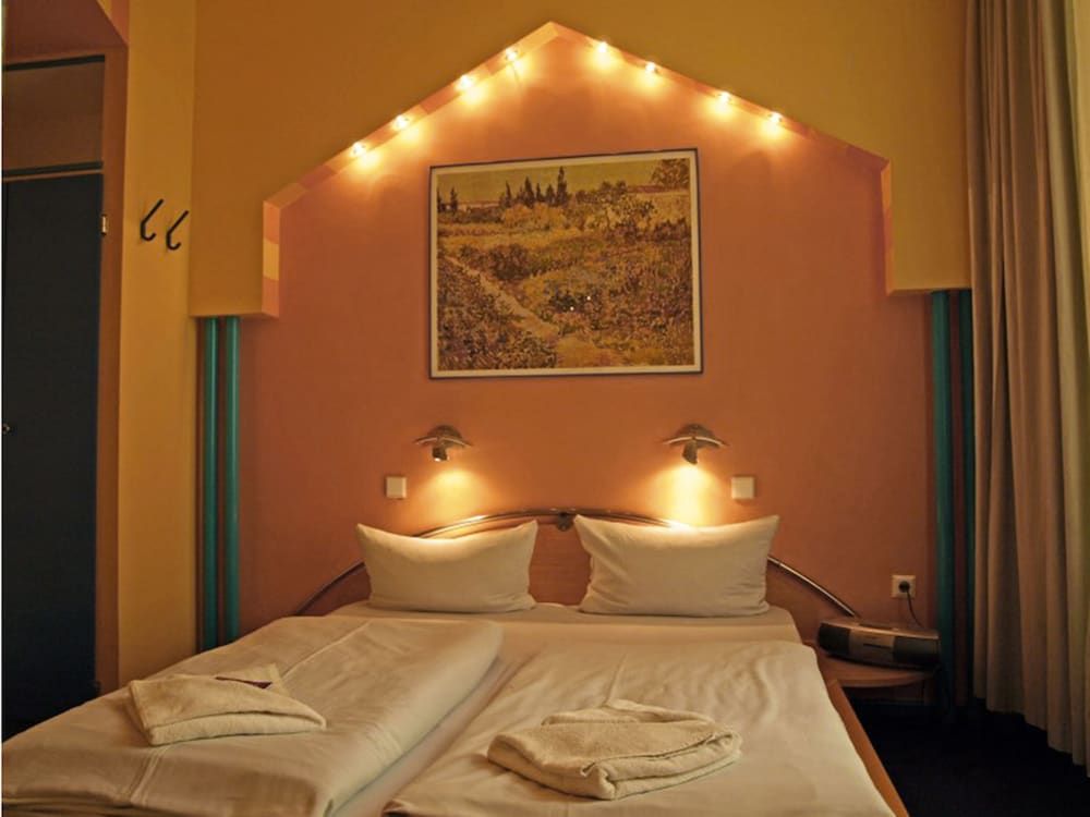 Art Hotel Charlottenburger Hof Economy Double Room