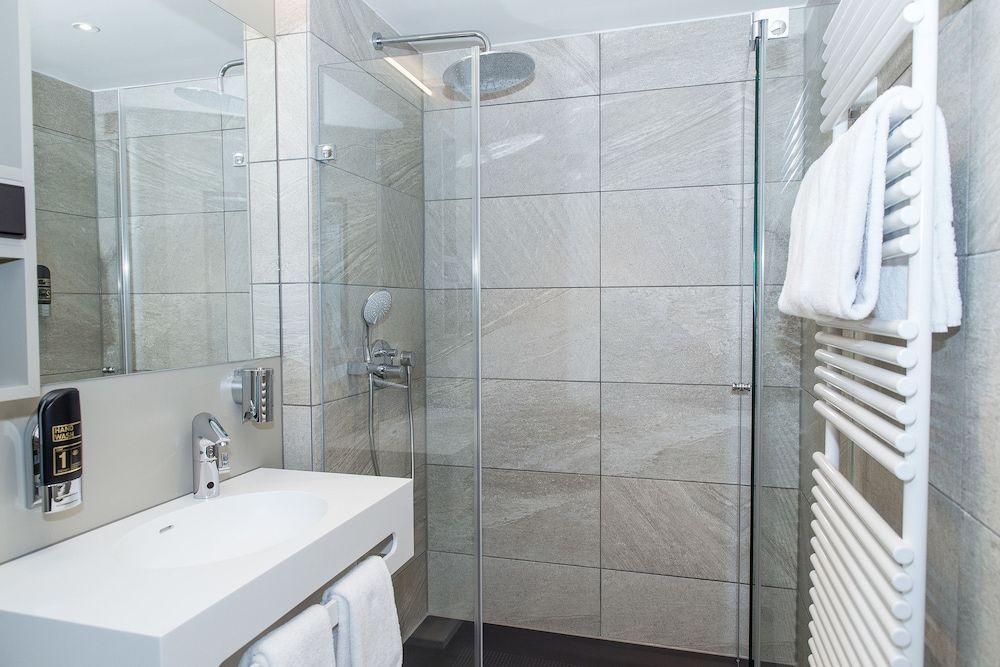 Hotel Goldenes Rad Deluxe Double Room 5