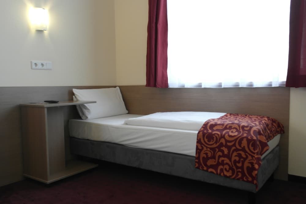 Dream Inn Hotel Regensburg Comfort Single Room 2