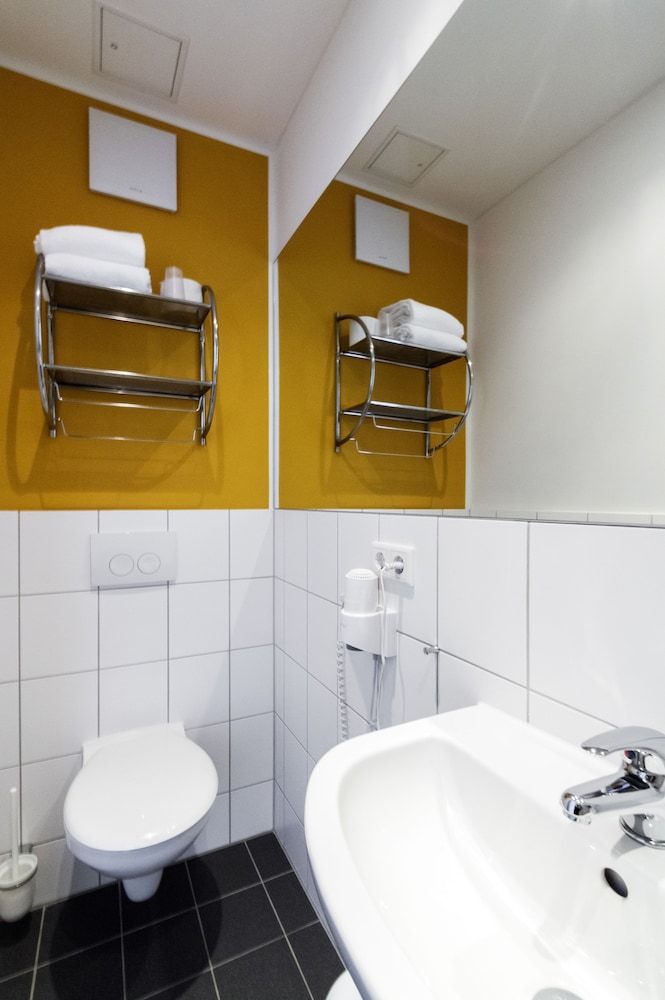 Dream Inn Hotel Regensburg Comfort Single Room 4