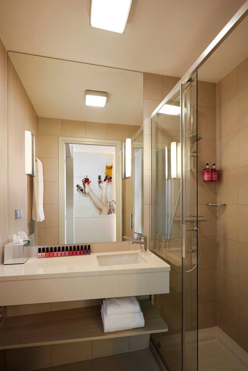 moxy twin sleeper, guest room, 2 twin