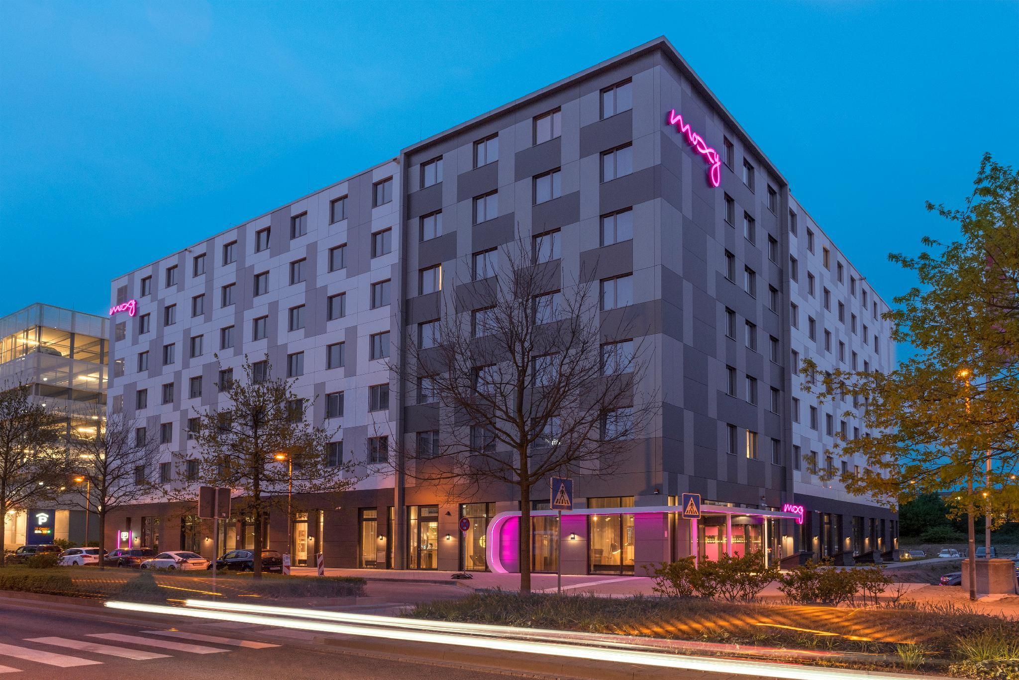 MOXY Frankfurt Airport