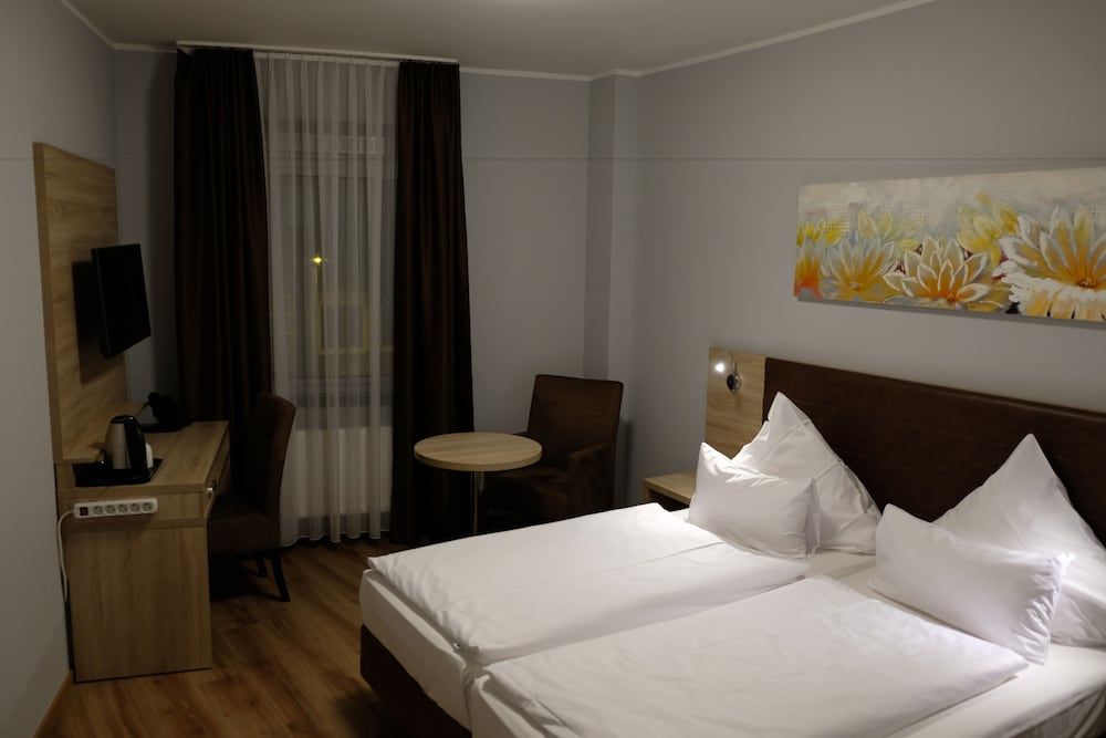 Minx - CityHotels Standard Double Room 3