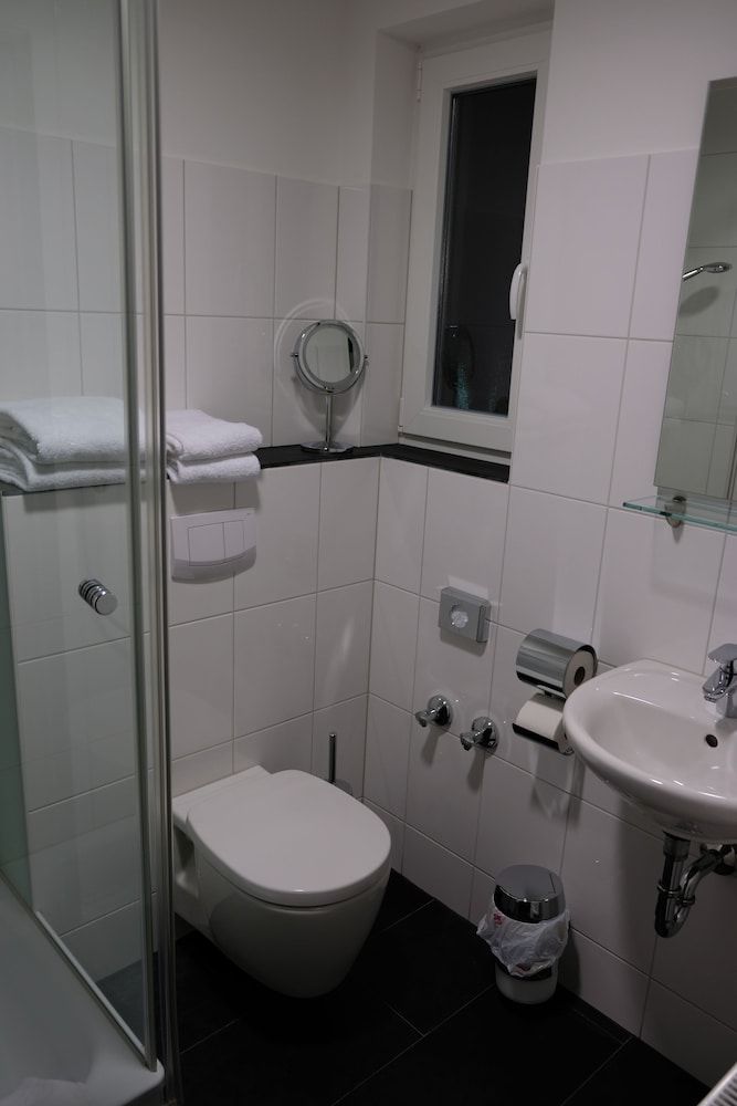 Minx - CityHotels Standard Double Room 5