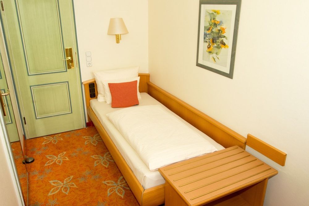 undefined Hotel Stadt München 10