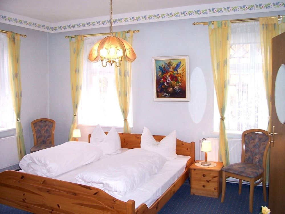 Hotel Krone Double Room, Private Bathroom 5