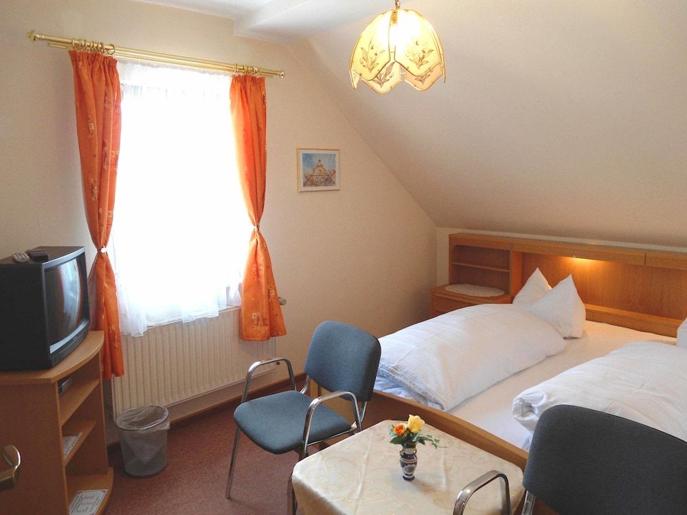 Hotel Krone Double Room, Private Bathroom 4