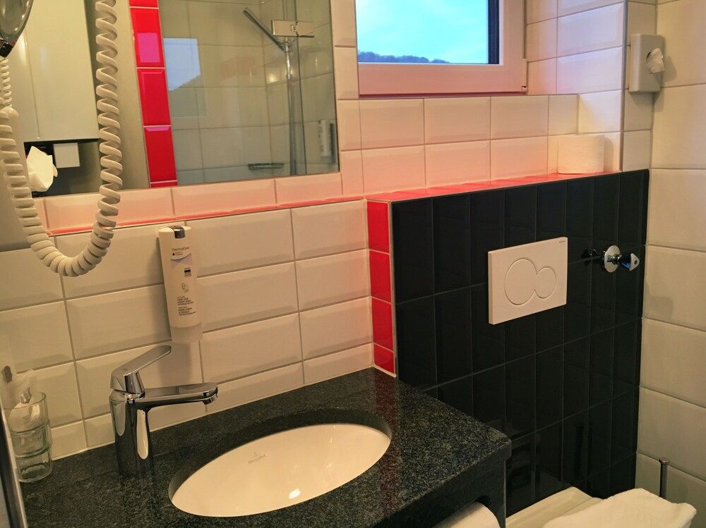 Hotel Chapeau Noir Superior Single Room 2