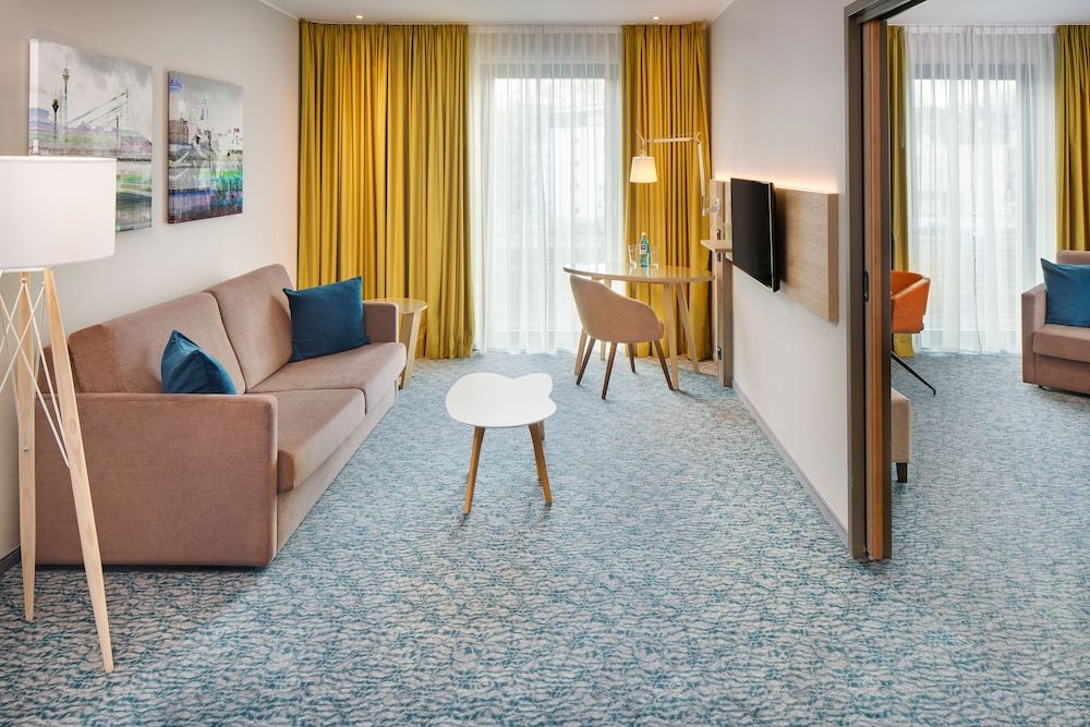Suite, 1 Bedroom (with Living Room)