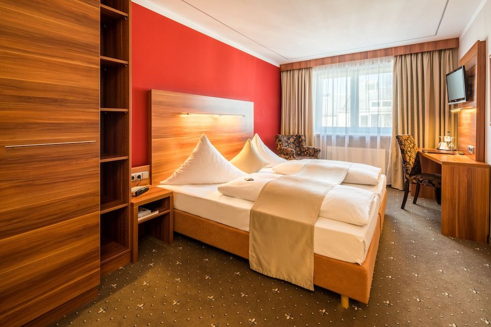 undefined Hotel Isartor 10