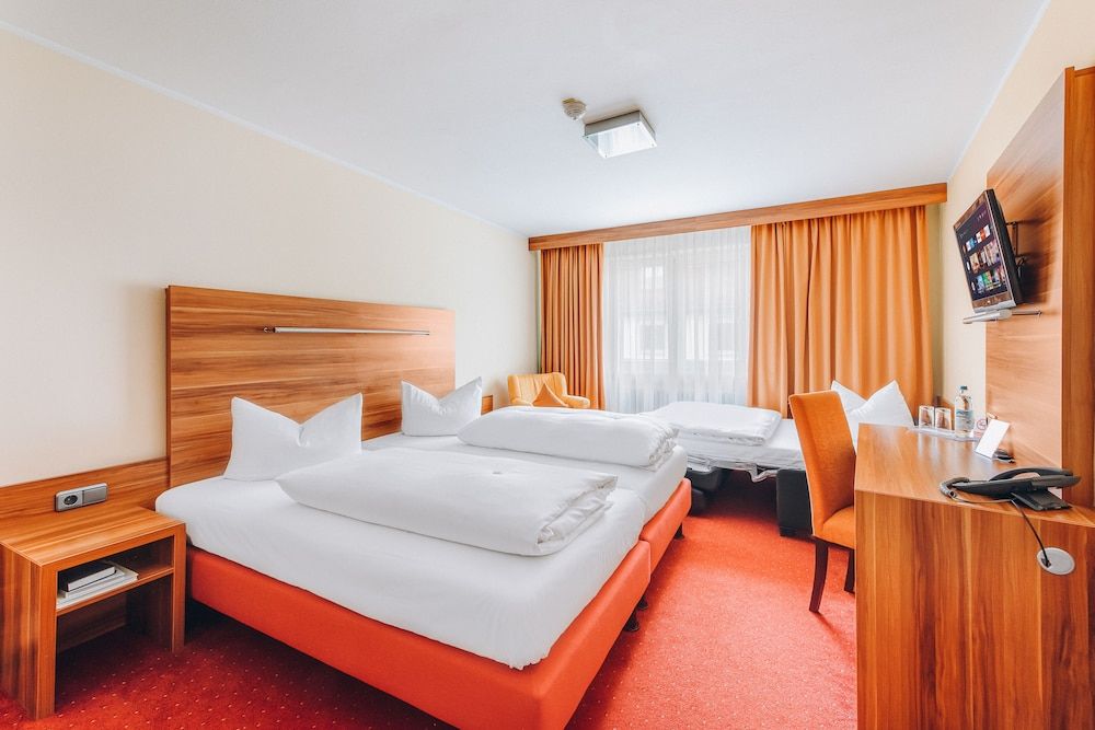 Hotel Isartor Family Room 6