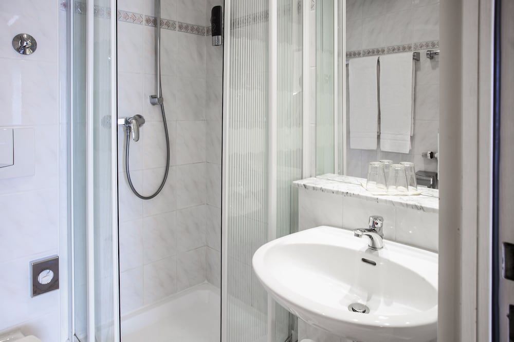 Trip Inn Hotel Ariane Doppel -oder-Zweibettzimmer 9