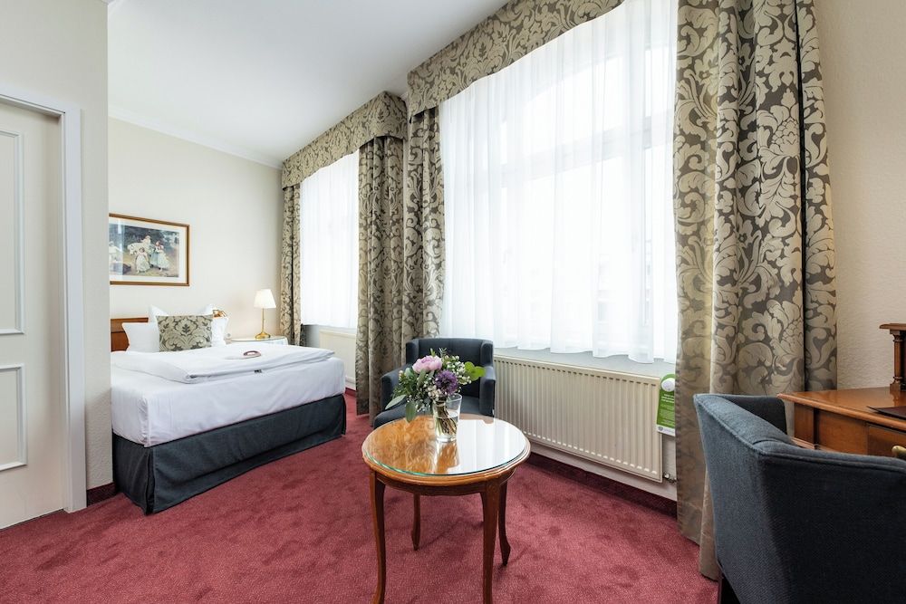 Hotel Kaiserhof Comfort Single Room 2