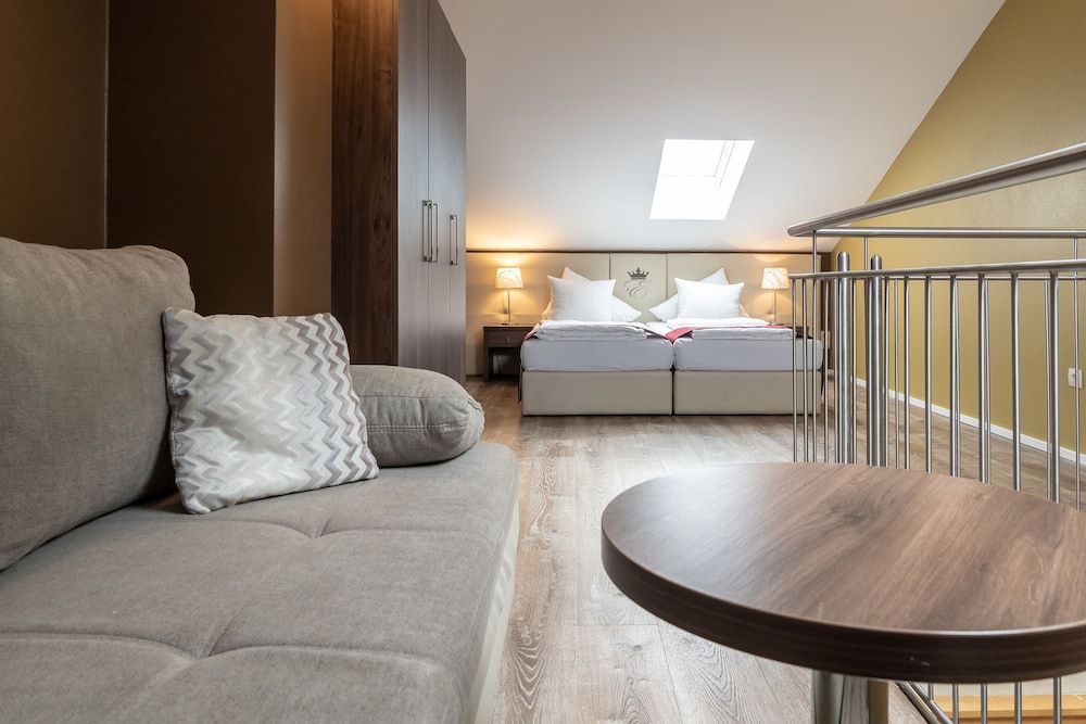 undefined Empress Hotel 4