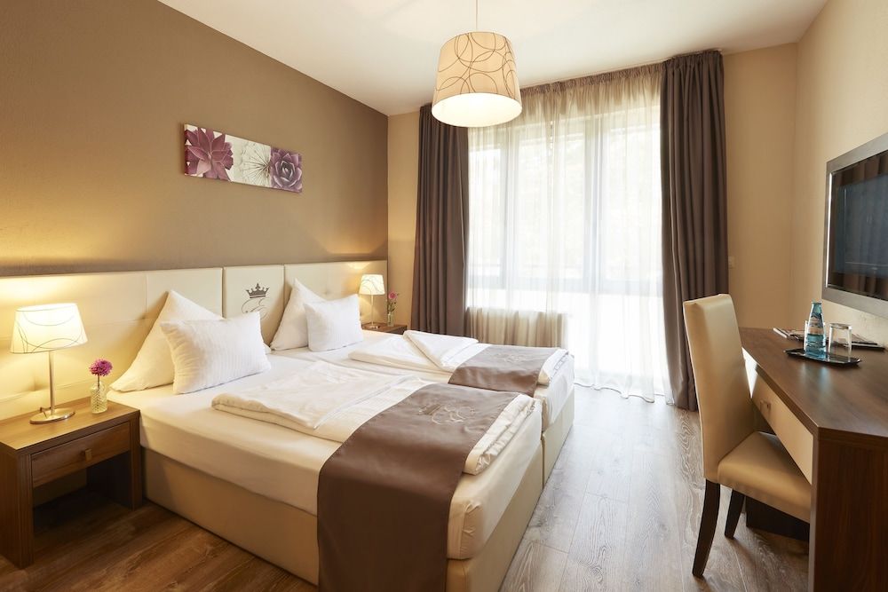 undefined Empress Hotel 8