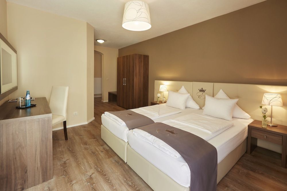 undefined Empress Hotel 9