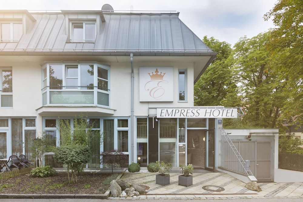 undefined Empress Hotel 6