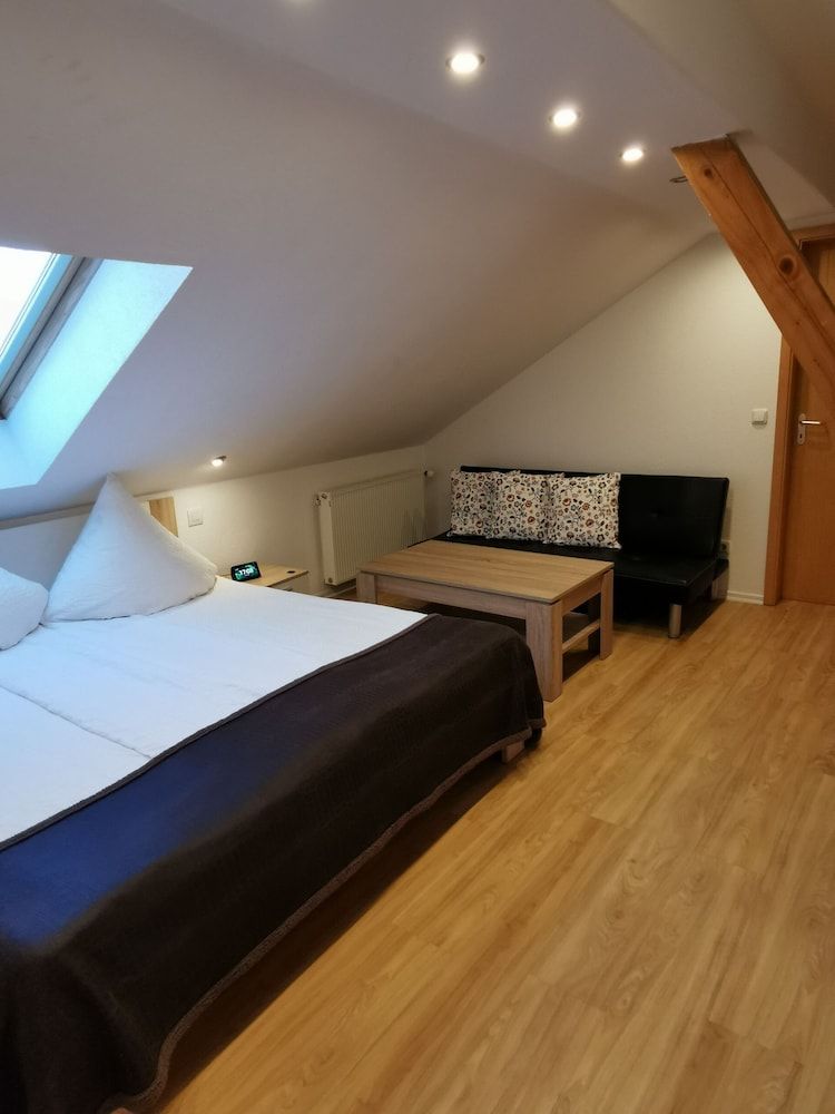 Luxury Condo, Ensuite, Garden View