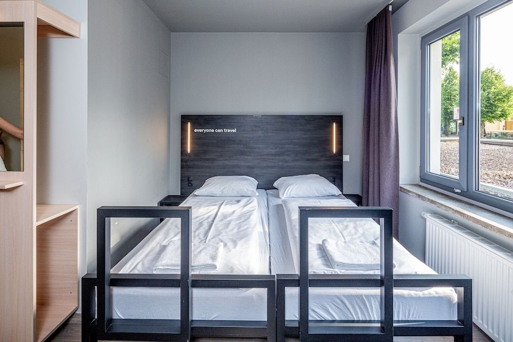 a&o Weimar - Hostel Twin Room 3